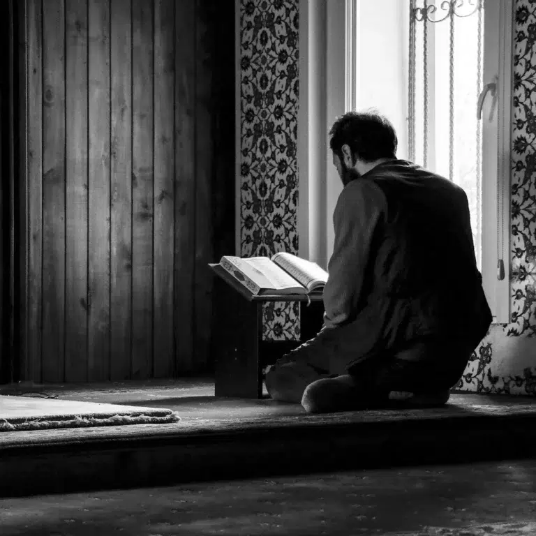 a man offering his night prayer and doing dhikr during his Qiyam-ul-Layl