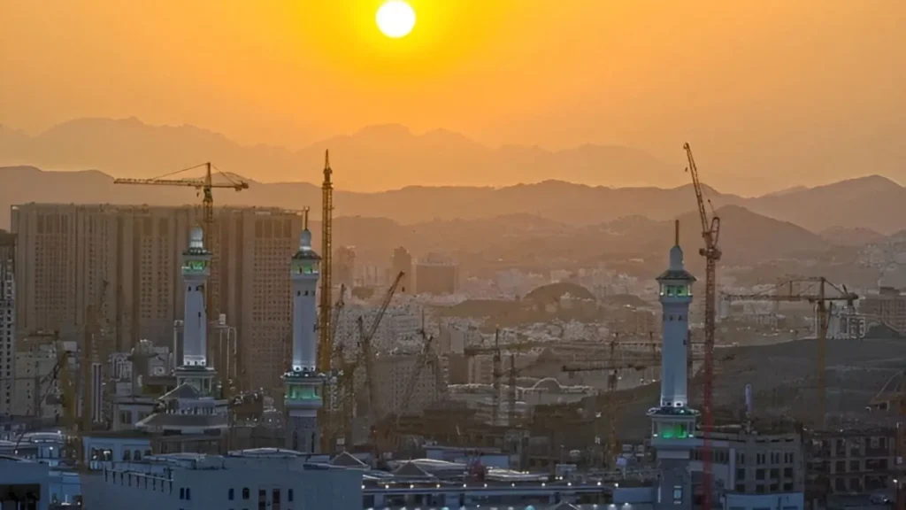 Quaiqian Mountain (Jabal Hindi)