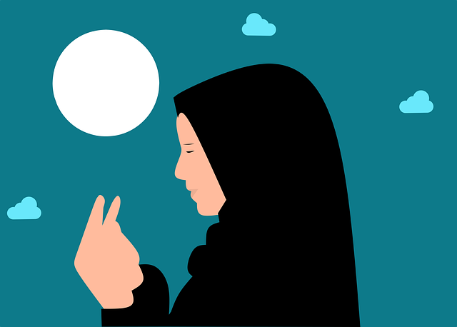 Muslim women praying tahajjud